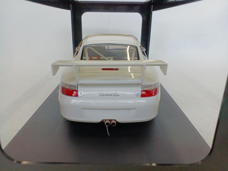 Laden Sie das Bild in Galerie -Viewer, AUTOart 1/18 Porsche 911 Carrera Plain Body Version White