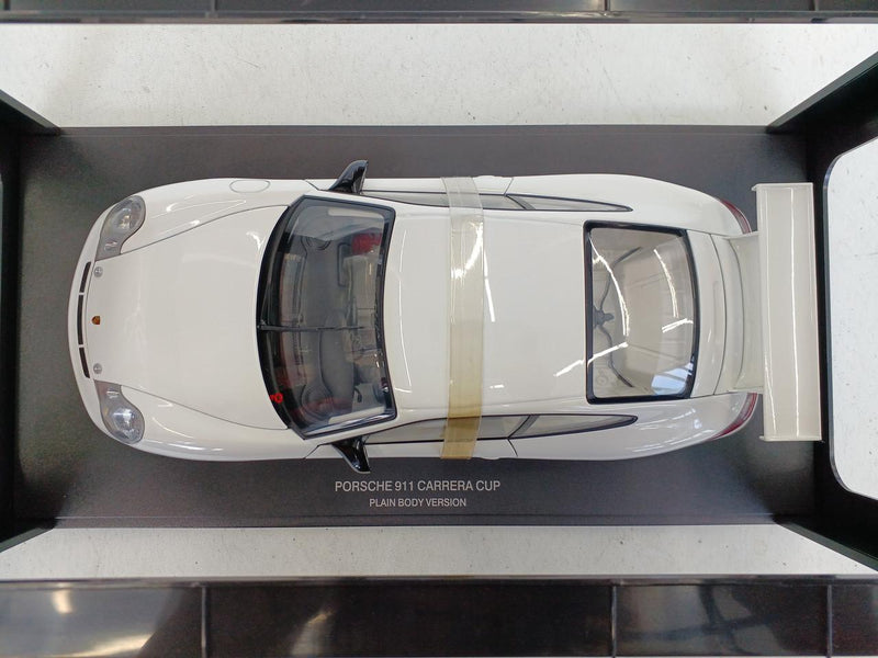 Laden Sie das Bild in Galerie -Viewer, AUTOart 1/18 Porsche 911 Carrera Plain Body Version White
