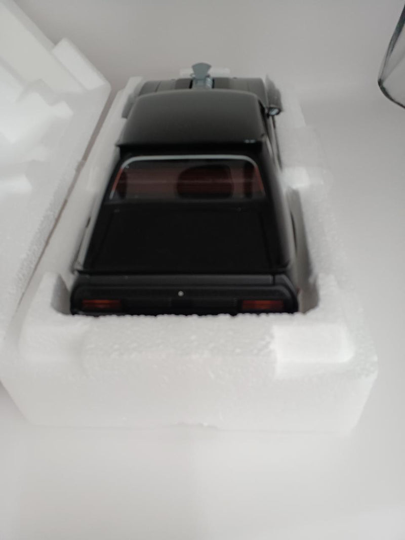 Laden Sie das Bild in Galerie -Viewer, AUTOart 1/18 Ford Falcon XB "Mad Max" Interceptor Scale Model
