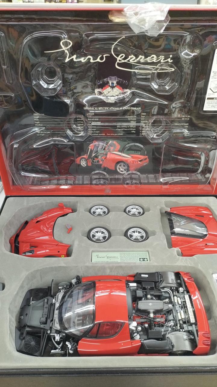 Laden Sie das Bild in Galerie -Viewer, TAMIYA 1/12 Enzo Ferrari Collector's Club Special Scale