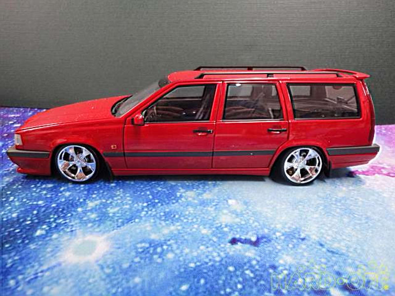 Carica immagine in Galleria Viewer, AUTOart 1/18 Scale Volvo 850R Estate– Used