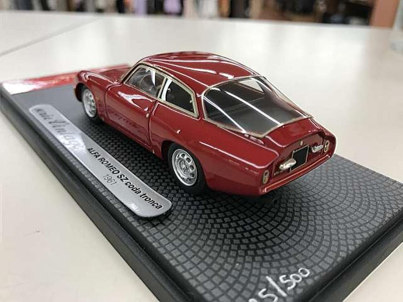 Laden Sie das Bild in Galerie -Viewer, BBR Alfa Romeo SZ Coda Tronca 1/43 Diecast Car (Limited 500 pcs)– Used