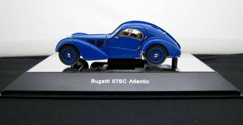 Cargue la imagen en el visor de la galería, AUTOART Bugatti Type 57SC Atlantic 1938 1/43 Scale Car– Used