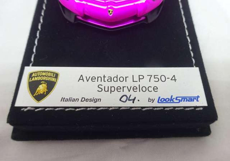 Load image into Gallery viewer, LOOKSMART Lamborghini Aventador LP750-4 SuperVeloce 1/43 Scale Car– Used