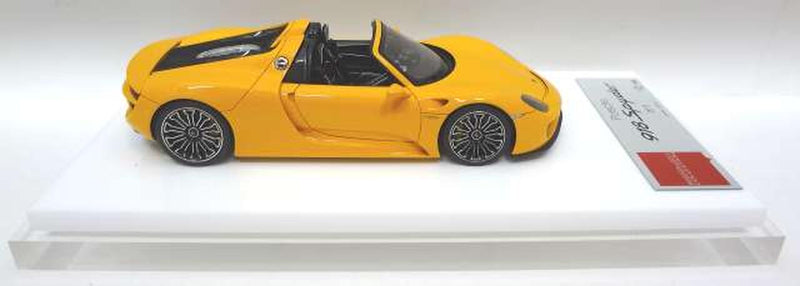 Laden Sie das Bild in Galerie -Viewer, EIDOLON Collection 1/43 Porsche 918 Spyder 2011 (Signal Yellow)– Used