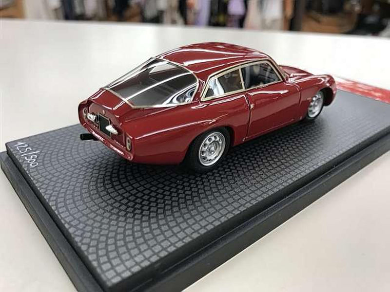 Laden Sie das Bild in Galerie -Viewer, BBR Alfa Romeo SZ Coda Tronca 1/43 Diecast Car (Limited 500 pcs)– Used