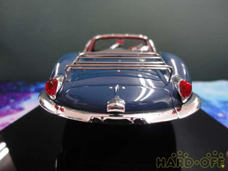 Load image into Gallery viewer, AMALGAM 1/18 Jaguar XKSS Scale Model Car– Used