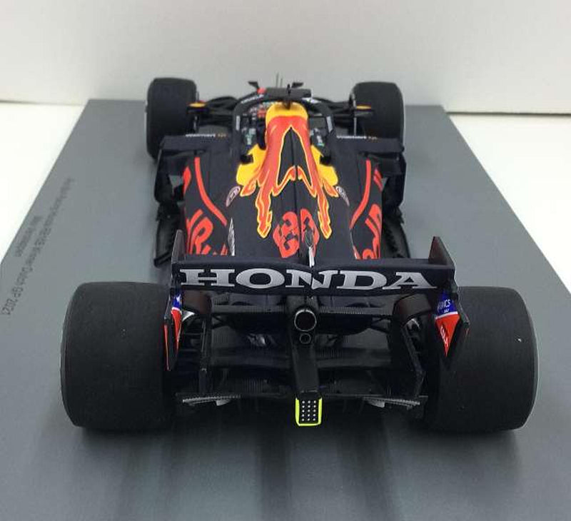 Laden Sie das Bild in Galerie -Viewer, SPARK 18S601 Red Bull Honda RB16B #33 Dutch GP Winner 1/18 Scale Car– Used