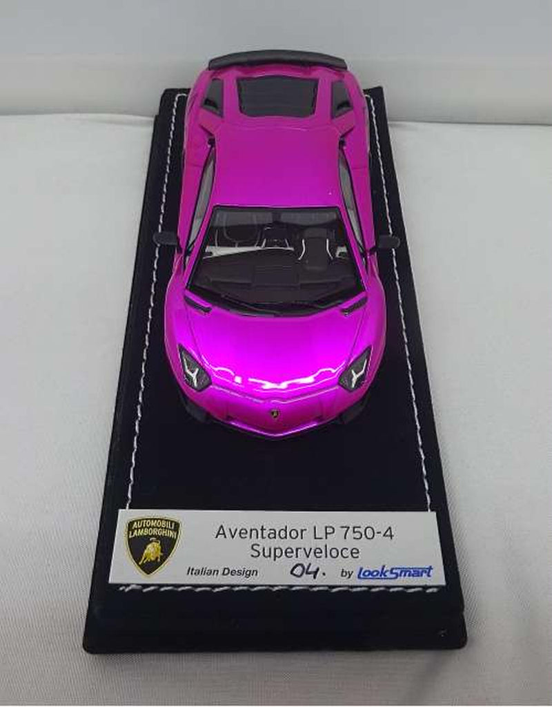 Load image into Gallery viewer, LOOKSMART Lamborghini Aventador LP750-4 SuperVeloce 1/43 Scale Car– Used