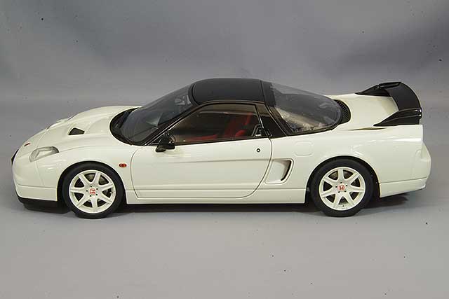 Cargue la imagen en el visor de la galería, AUTOart 1/18 Honda NSX-R (NA2) Championship White