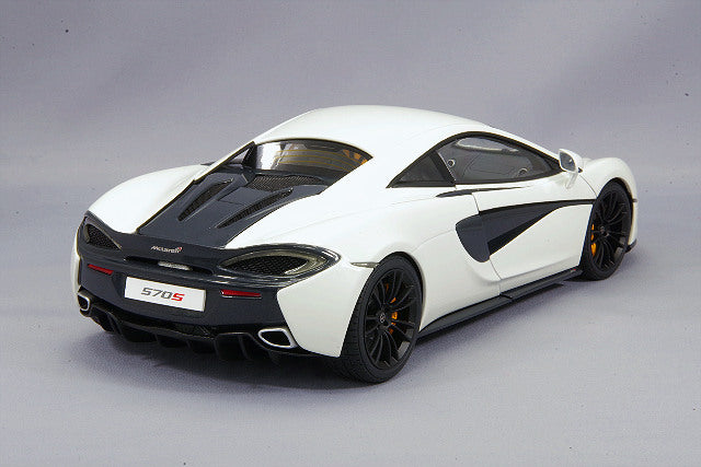 Cargue la imagen en el visor de la galería, AUTOart 1/18 McLaren 570S White
