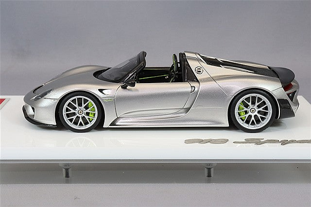 Cargue la imagen en el visor de la galería, EIDOLON 1/43 Porsche 918 Spyder Weissach Package 2011 GT Silver