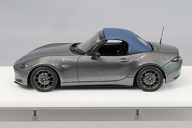 Cargue la imagen en el visor de la galería, EIDOLON 1/43 Mazda Roadster (ND) 990S Machine Gray Metallic
