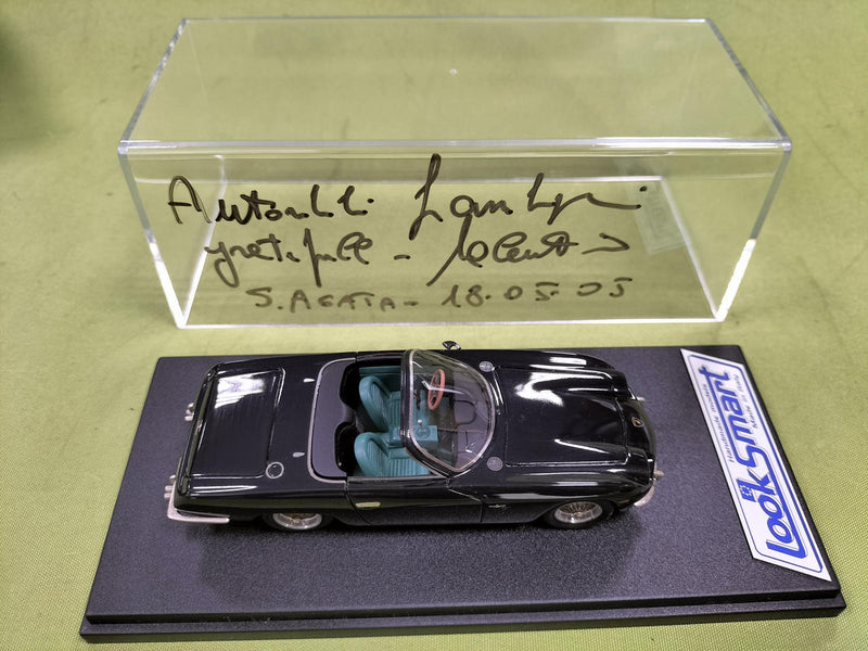 Cargue la imagen en el visor de la galería, COLLECTION MODELS Lamborghini 1/43 Scale Car– Used
