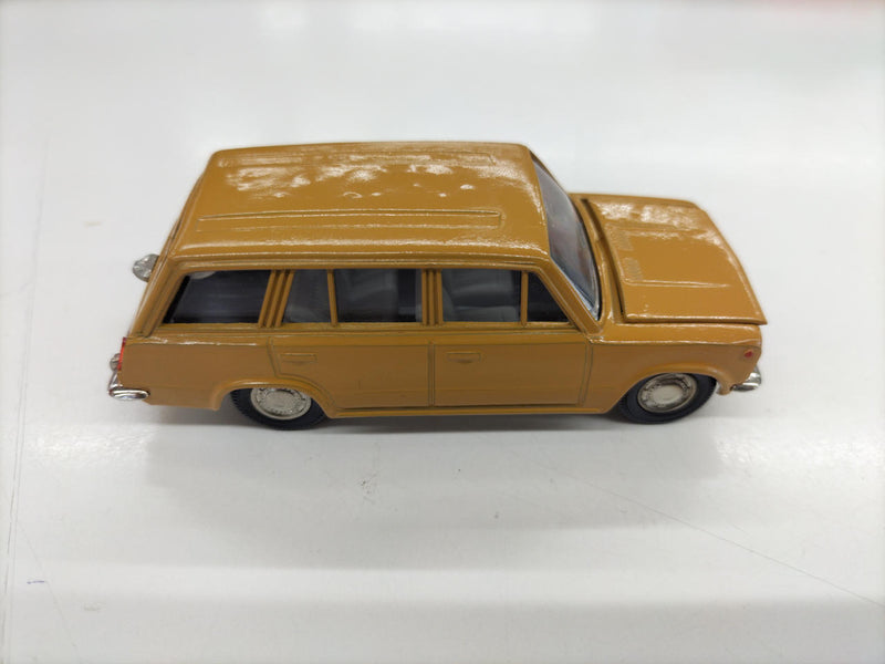 Cargue la imagen en el visor de la galería, NOVOEXPORT CCCP 1/43 LADA 2102 Scale Car– Used