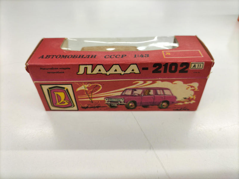 Cargue la imagen en el visor de la galería, NOVOEXPORT CCCP 1/43 LADA 2102 Scale Car– Used