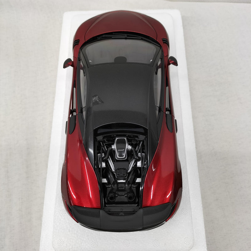 Laden Sie das Bild in Galerie -Viewer, AUTOart 1/18 McLaren 600LT (Vermillion Red) Scale Car– Used