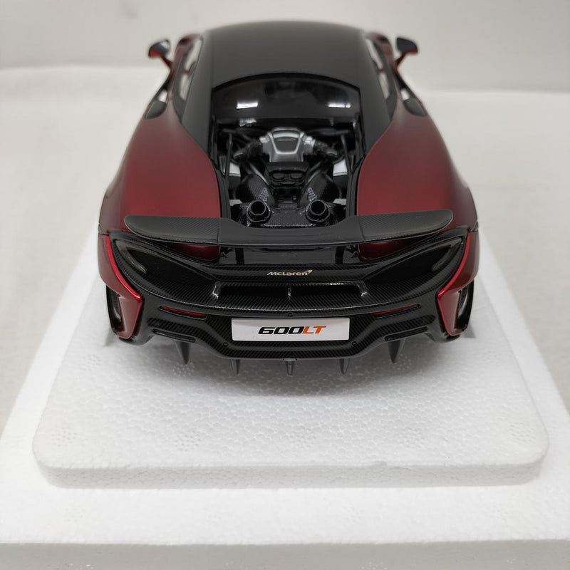 Laden Sie das Bild in Galerie -Viewer, AUTOart 1/18 McLaren 600LT (Vermillion Red) Scale Car– Used