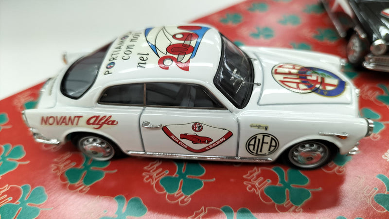 Load image into Gallery viewer, ALFA CLUB SPRINT in Bianco e Nero Diecast Model Car– Used