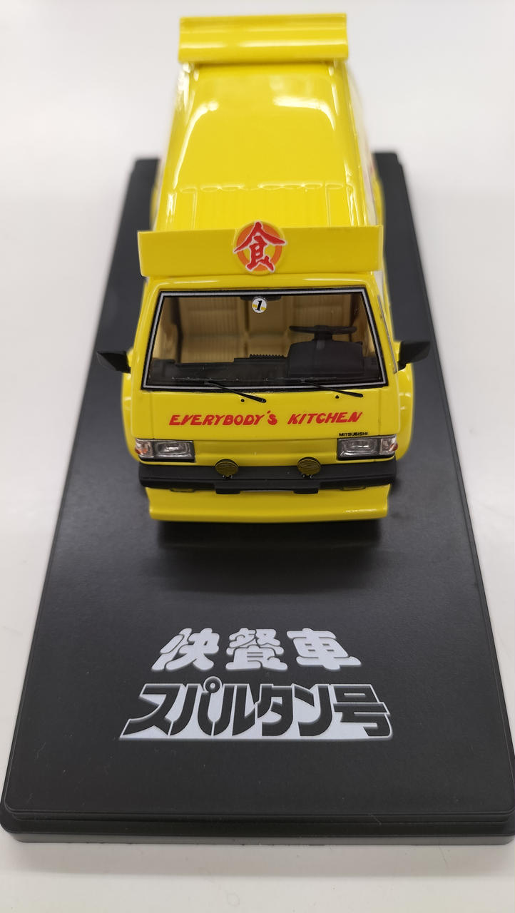 Laden Sie das Bild in Galerie -Viewer, GOOD SMILE COMPANY "Arrows of the Orion" Spartan-Go 1/43 Diecast Car– Used