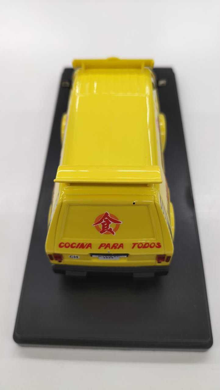 Laden Sie das Bild in Galerie -Viewer, GOOD SMILE COMPANY "Arrows of the Orion" Spartan-Go 1/43 Diecast Car– Used