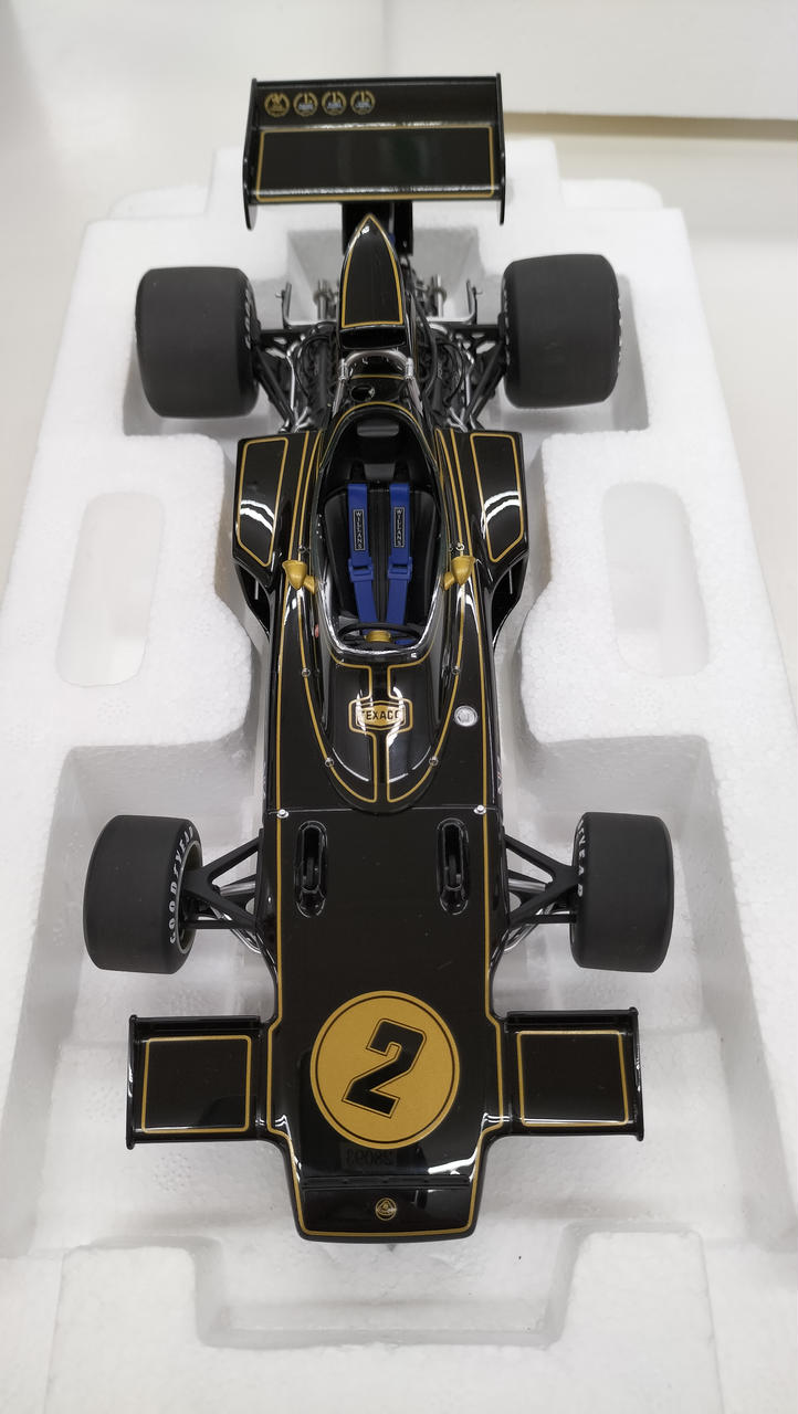 Load image into Gallery viewer, AUTOart TEAM LOTUS TYPE 72E 1973 1/18 Diecast Car– Used