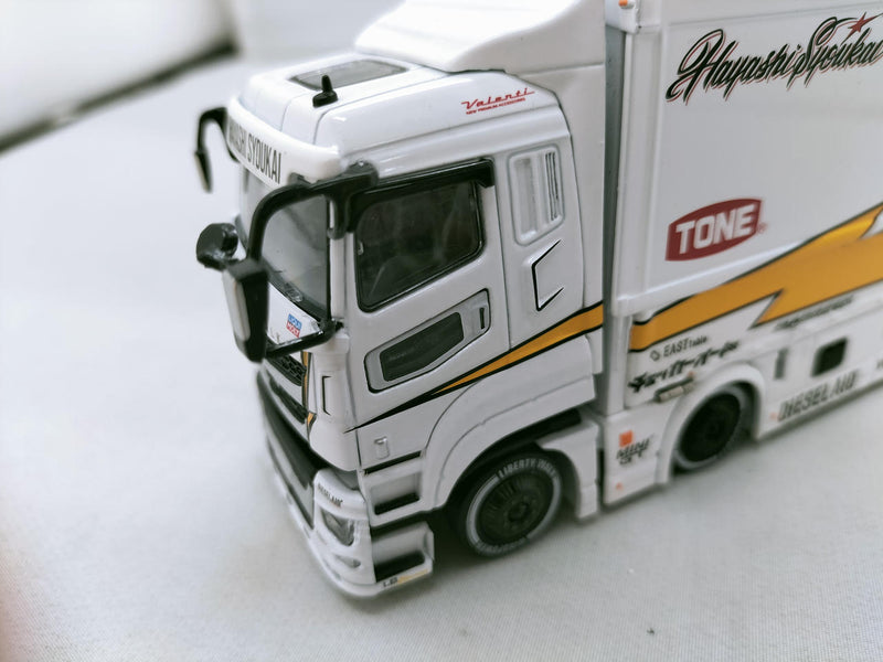 Carica immagine in Galleria Viewer, LIBERTY WALK 1/64 LB-TRUCKS Scale Model– Used