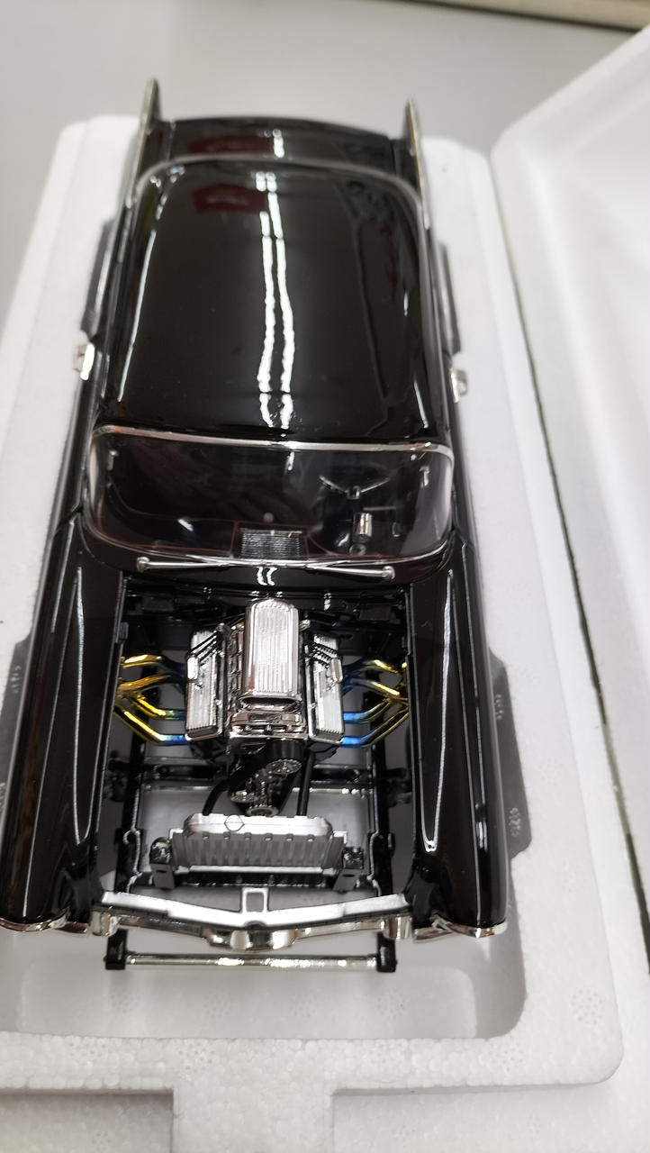 Laden Sie das Bild in Galerie -Viewer, ACME 1957 BEL AIR GASSERS NIGHT STALKER 1/18 Diecast Car– Used