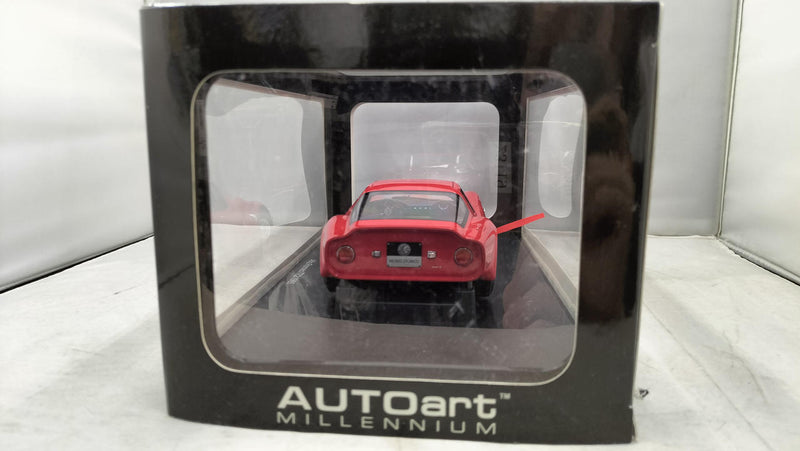 Carica immagine in Galleria Viewer, AUTOart 1/18 Scale Alfa Romeo TZ2 1965– Used
