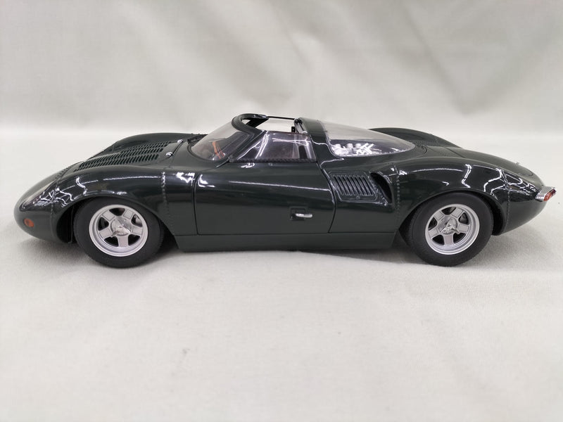 Load image into Gallery viewer, AUTOart JAGUAR XJ13 1/18 Scale Model Car– Used