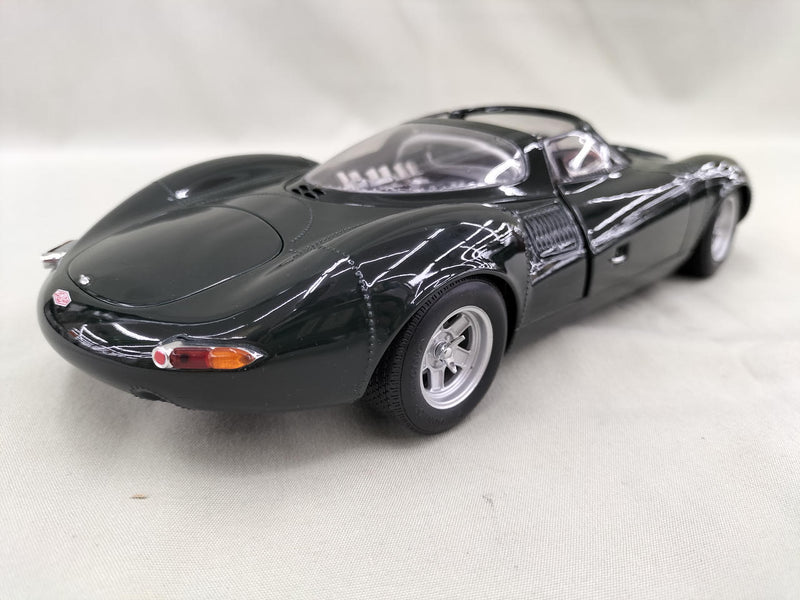 Load image into Gallery viewer, AUTOart JAGUAR XJ13 1/18 Scale Model Car– Used
