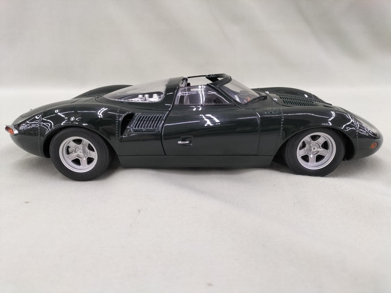 Load image into Gallery viewer, AUTOart JAGUAR XJ13 1/18 Scale Model Car– Used