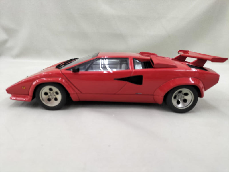 Load image into Gallery viewer, AUTOart Lamborghini Countach 1/18 Scale Model Car– Used