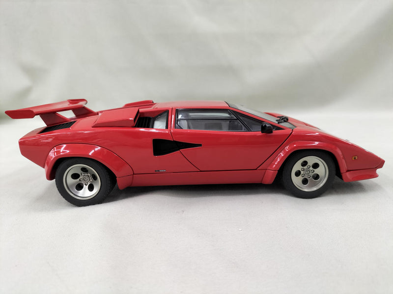 Load image into Gallery viewer, AUTOart Lamborghini Countach 1/18 Scale Model Car– Used