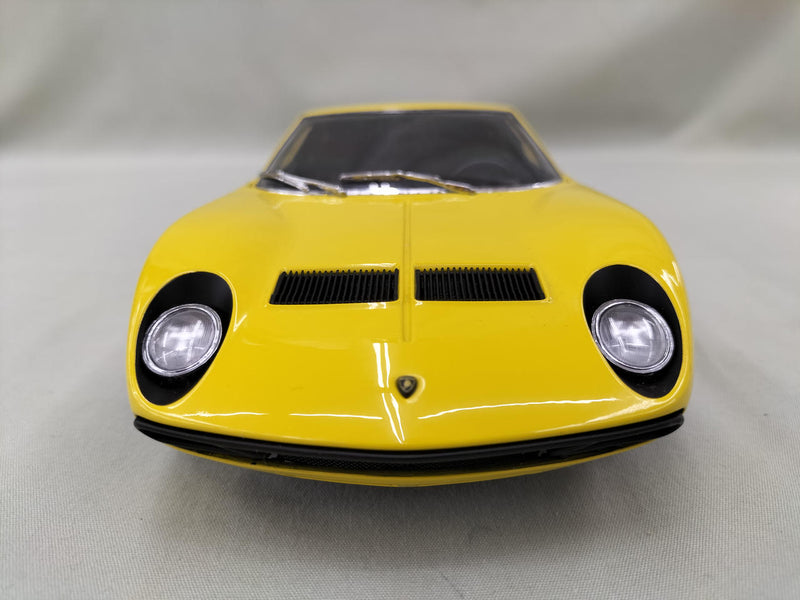 Load image into Gallery viewer, AUTOart Lamborghini Miura 1/18 Scale Model Car– Used