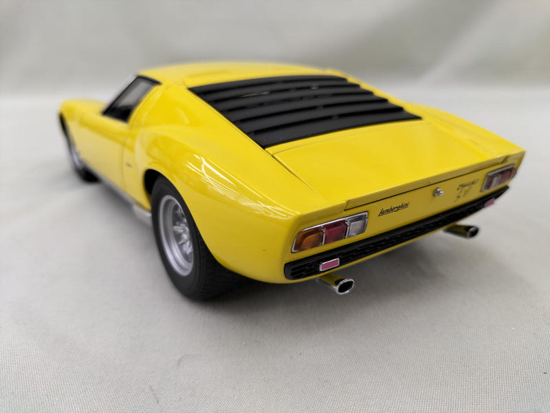 Load image into Gallery viewer, AUTOart Lamborghini Miura 1/18 Scale Model Car– Used