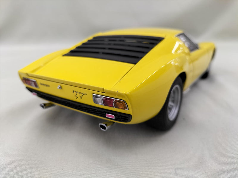 Load image into Gallery viewer, AUTOart Lamborghini Miura 1/18 Scale Model Car– Used