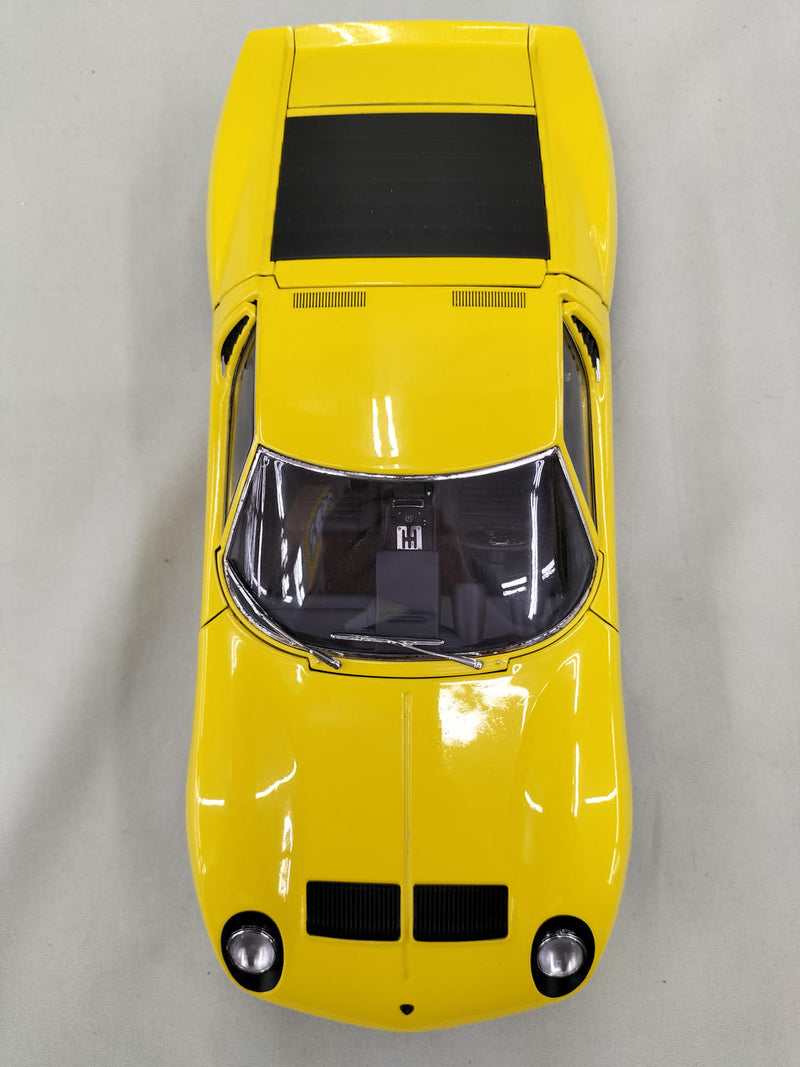 Load image into Gallery viewer, AUTOart Lamborghini Miura 1/18 Scale Model Car– Used