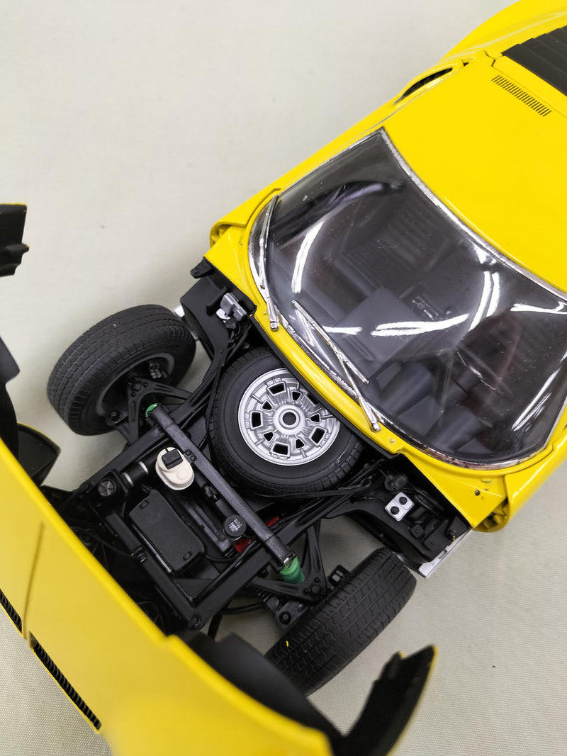 Load image into Gallery viewer, AUTOart Lamborghini Miura 1/18 Scale Model Car– Used