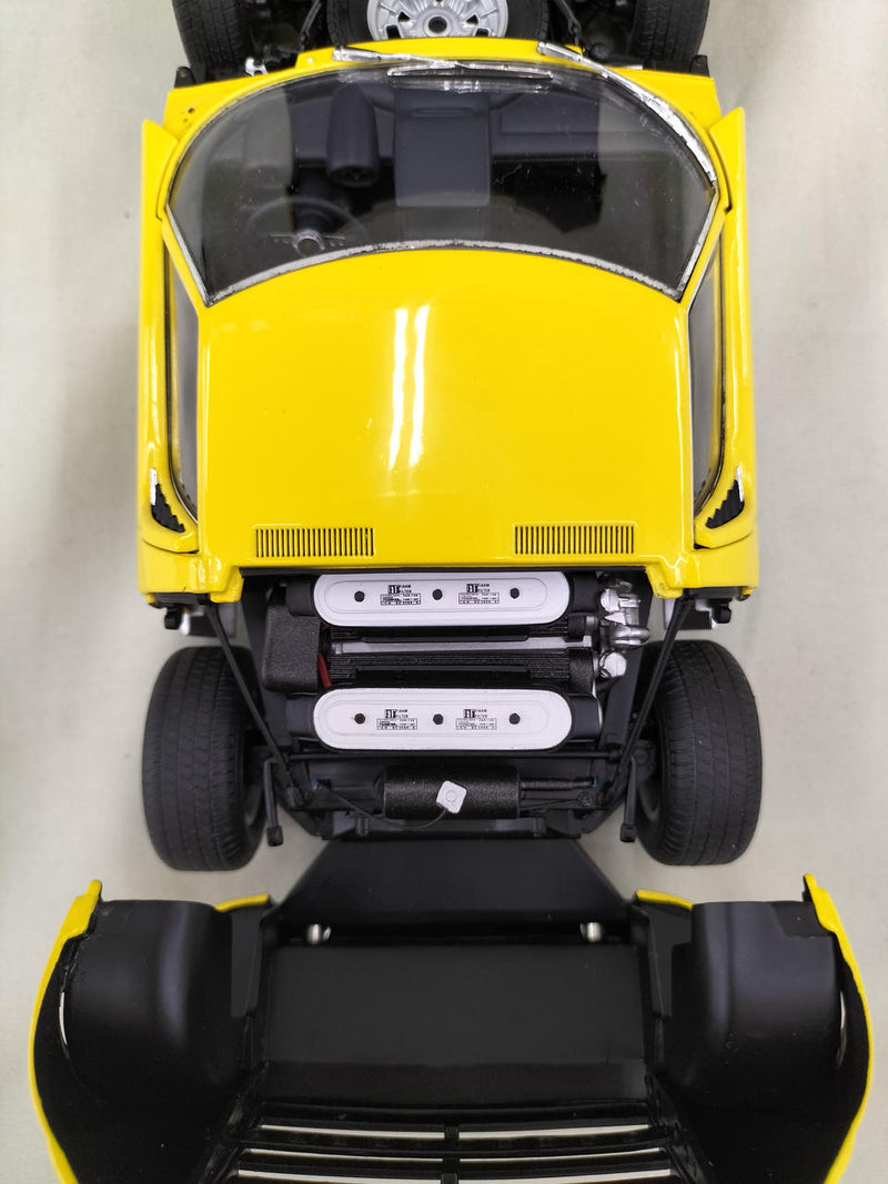 Load image into Gallery viewer, AUTOart Lamborghini Miura 1/18 Scale Model Car– Used
