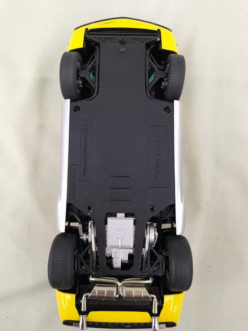 Load image into Gallery viewer, AUTOart Lamborghini Miura 1/18 Scale Model Car– Used