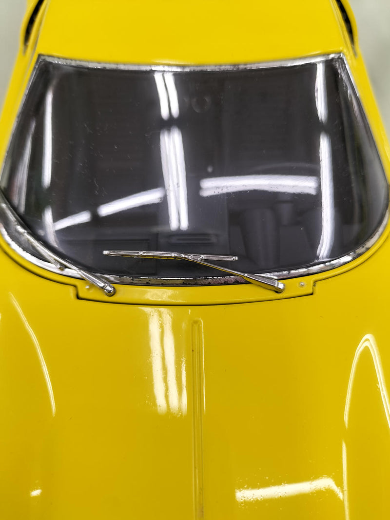 Load image into Gallery viewer, AUTOart Lamborghini Miura 1/18 Scale Model Car– Used