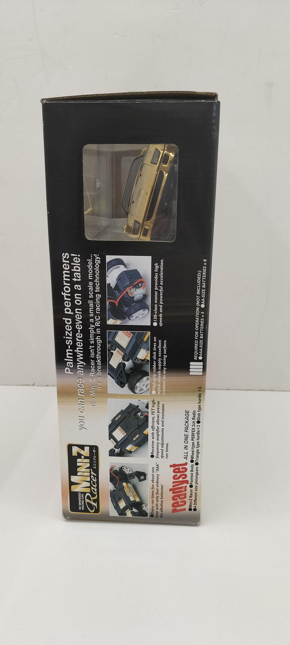 Laden Sie das Bild in Galerie -Viewer, KYOSHO Ferrari F40 Gold Paint Mini-Z Racer - Used