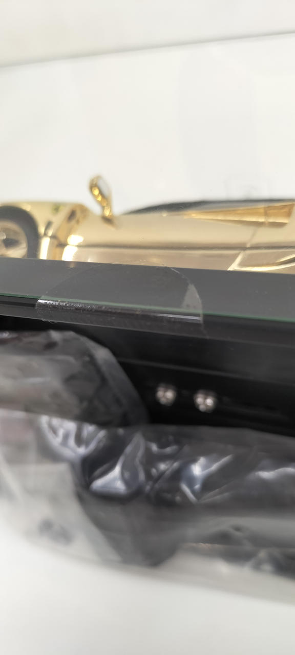 Laden Sie das Bild in Galerie -Viewer, KYOSHO Ferrari F40 Gold Paint Mini-Z Racer - Used