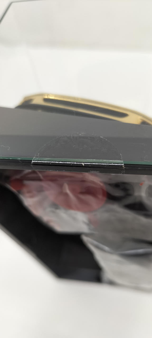 Laden Sie das Bild in Galerie -Viewer, KYOSHO Ferrari F40 Gold Paint Mini-Z Racer - Used