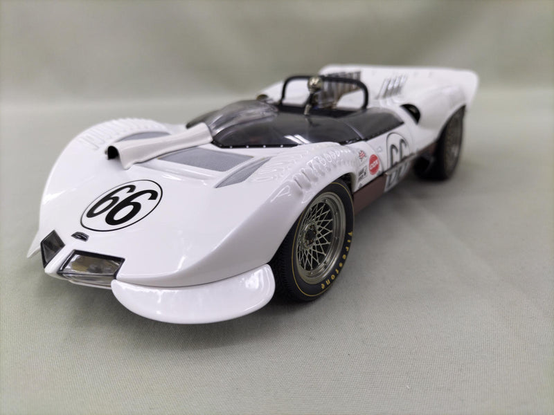 Carica immagine in Galleria Viewer, AUTOart CHAPARRAL 2 1/18 Scale Model Car– Used