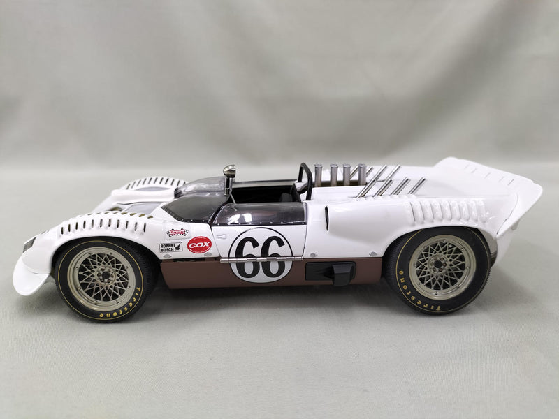 Carica immagine in Galleria Viewer, AUTOart CHAPARRAL 2 1/18 Scale Model Car– Used
