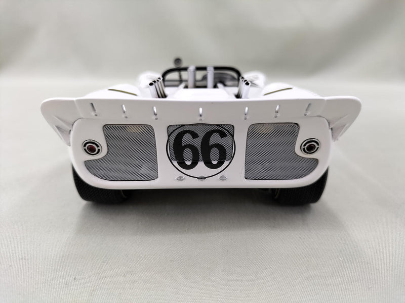 Carica immagine in Galleria Viewer, AUTOart CHAPARRAL 2 1/18 Scale Model Car– Used
