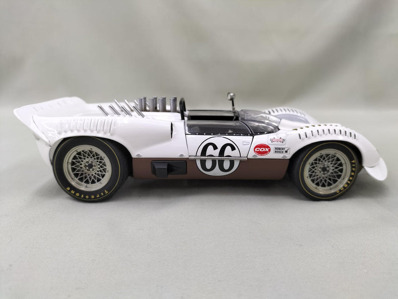 Carica immagine in Galleria Viewer, AUTOart CHAPARRAL 2 1/18 Scale Model Car– Used