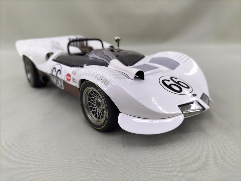 Carica immagine in Galleria Viewer, AUTOart CHAPARRAL 2 1/18 Scale Model Car– Used